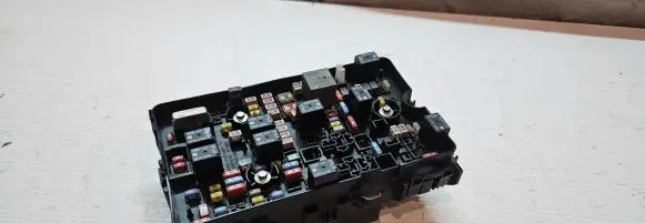 Chrysler Pacifica Fuse module 63565387