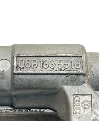 Audi A4 S4 B5 8D Fuel injector 06B133551B