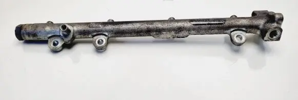 Mercedes-Benz C W203 Fuel main line pipe A6110700095 0445214004 002513L2