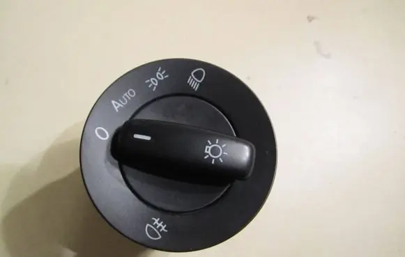 Volkswagen PASSAT B6 Light switch