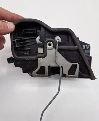 BMW X5 E70 Front door lock 51217202146 7202146 A046998