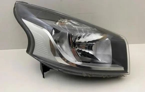 Renault Trafic III (X82) Headlight/headlamp 260109424R