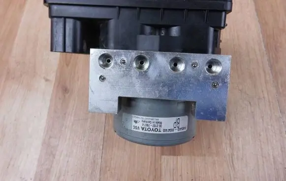 Toyota Yaris XP210 ABS Pump 445400D740