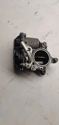 Volkswagen PASSAT B8 Throttle valve 04L128049R