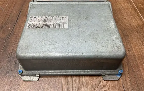 Mercedes-Benz E W124 Engine control unit/module 0261203230 0165455532