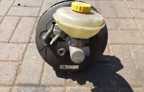 Audi A6 S6 C5 4B Brake booster 4B0612105