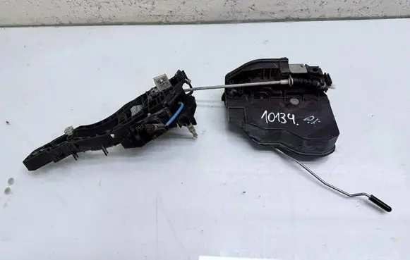 BMW 1 F20 F21 Front door lock 7229461 7297749