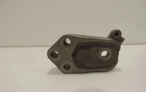 Ford B-MAX Engine mounting bracket
