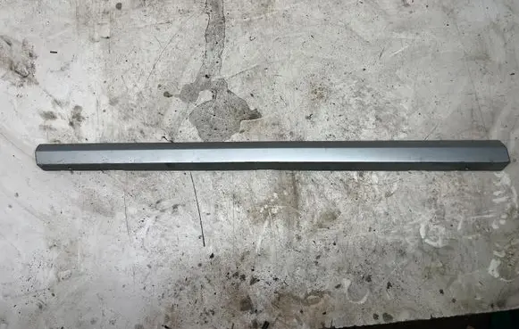 Volvo V70 Front door trim (molding) 39885598
