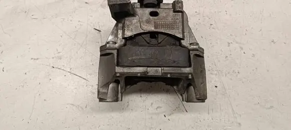 Alfa Romeo Giulietta Engine mount bracket 51888091