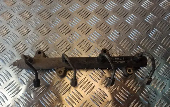 Audi A8 S8 D3 4E Fuel main line pipe 057130089C