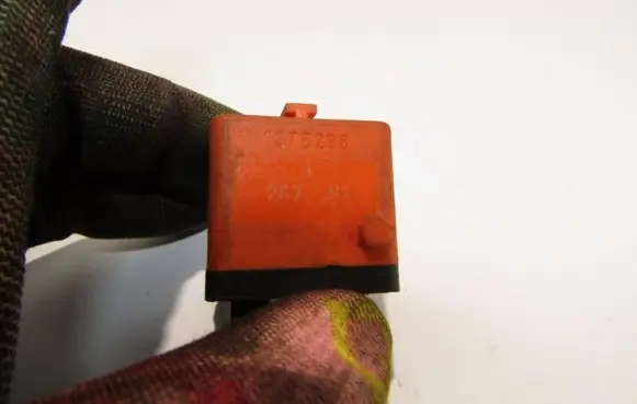 BMW 3 E36 Fuel pump relay 0332014456