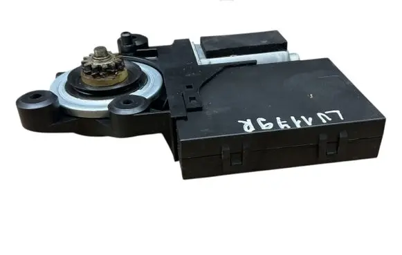 Volvo C30 Front door window regulator motor 31295170AA 221025074518