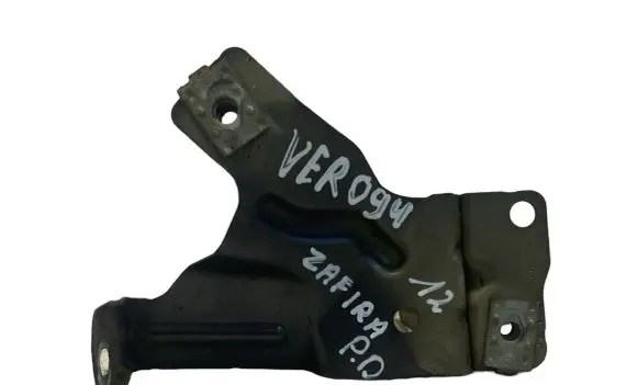 Opel Zafira C Fender mounting bracket 3331