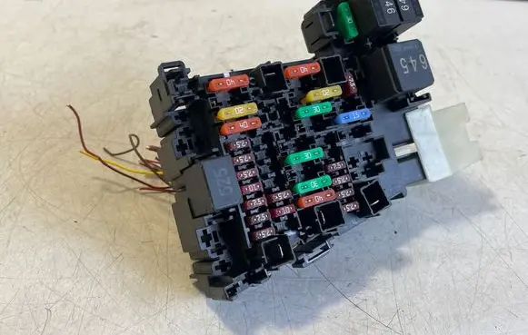 Volkswagen T-Roc Fuse module 5Q0937615C