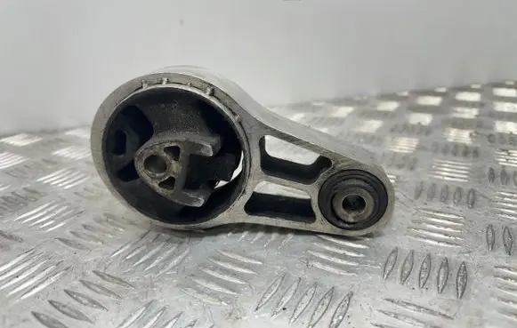 Mini One - Cooper Coupe R56 Engine mount bracket