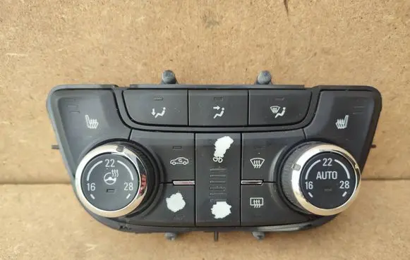 Opel Mokka X Climate control unit 39081560