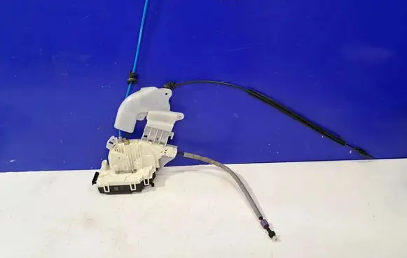 Mercedes-Benz C W204 Rear door lock A2047302835