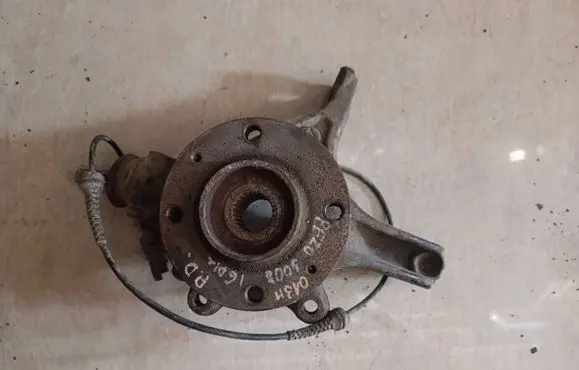 Peugeot 3008 I Front wheel hub