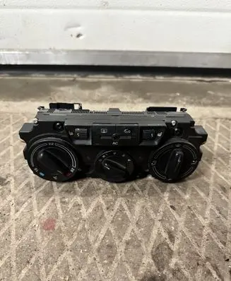 Skoda Octavia Mk2 (1Z) Climate control unit 743581 74358121 1Z0820045A