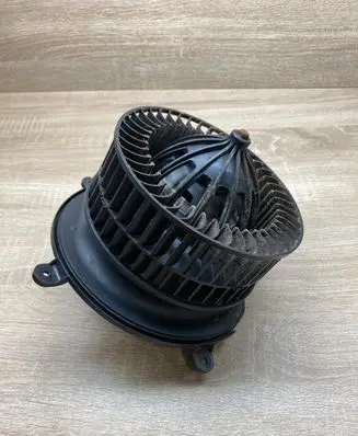 Mercedes-Benz CLS C219 Heater fan/blower 9400984 C3379