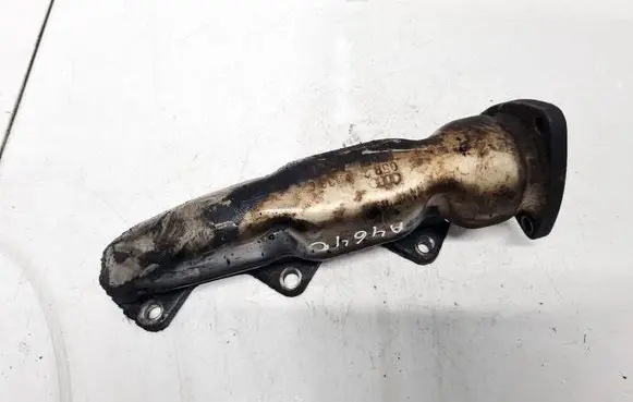 Audi A4 S4 B5 8D Exhaust manifold 059253033C