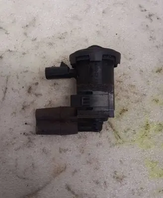 Chrysler Town & Country IV Turbo solenoid valve 04659569