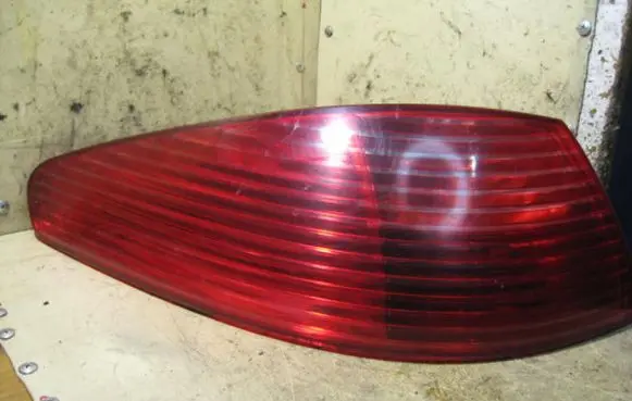 Peugeot 607 Rear/tail lights