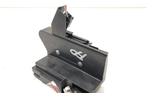 Dacia Duster II Front door lock 805024778R