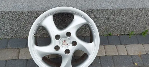R18 alloy rim