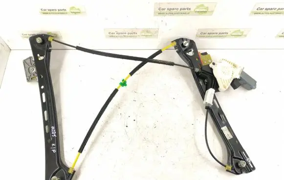 Mercedes-Benz C W205 Front door electric window regulator 2057206520 0009066106