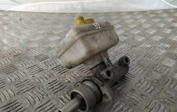 Skoda Octavia Mk1 (1U) Master brake cylinder 21027099