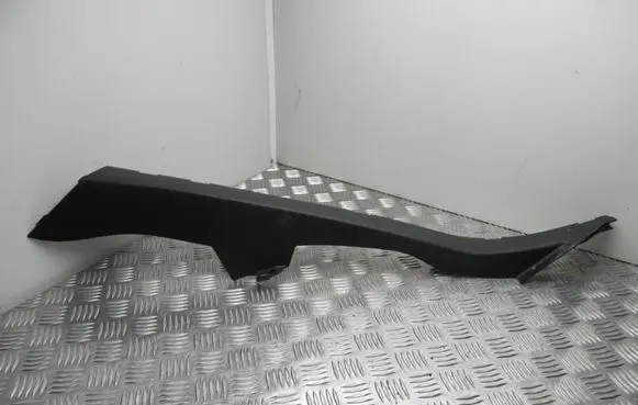 Mercedes-Benz C AMG W204 (C) pillar trim A2046905726 I10013