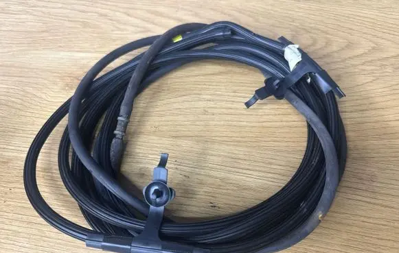 Volvo XC90 Rear window washer fluid hose 