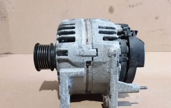 Skoda Fabia Mk1 (6Y) Generator/alternator 037903025M
