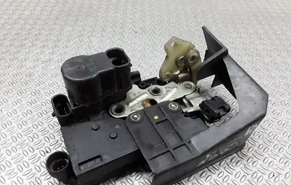 Alfa Romeo 156 Front door lock 18110242