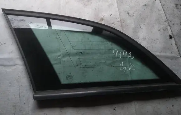 Mercedes-Benz C AMG W204 Rear side window as2