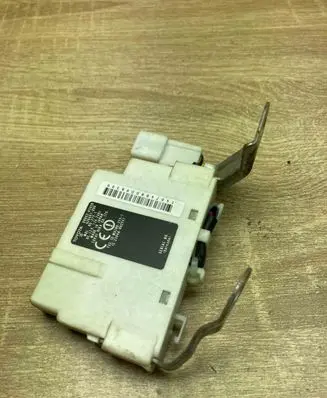 Toyota Prius (XW20) Door central lock control unit/module 8999247020 626467000