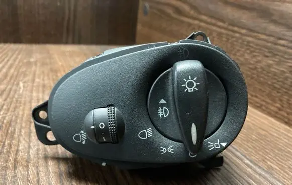 Ford Focus Light switch 98AG13A024CH