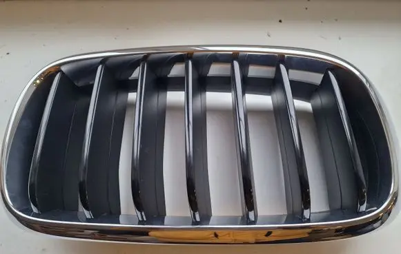 BMW X5 F15 Front bumper upper radiator grill 7316076