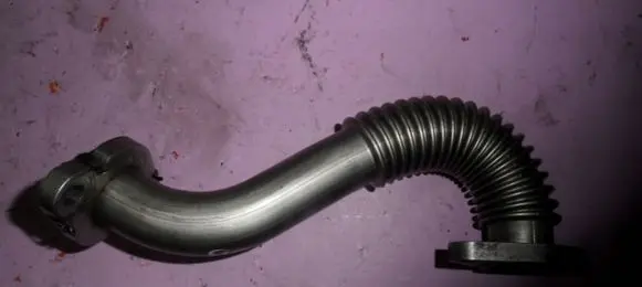 Renault Koleos I EGR valve line/pipe/hose M9R832