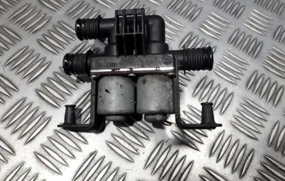 BMW X5 E53 Coolant heater control valve 6411690665203 64116906652-03