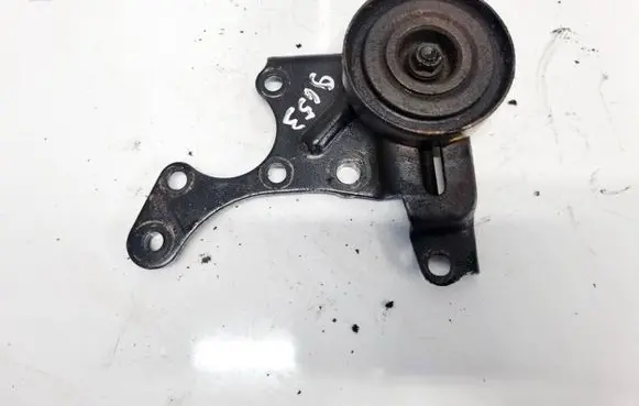Mazda 5 Generator/alternator belt tensioner