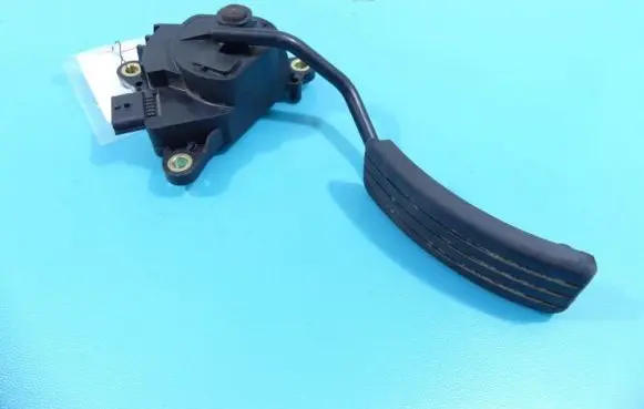 Renault Megane II Accelerator throttle pedal 8200153270 IMPRK1356571