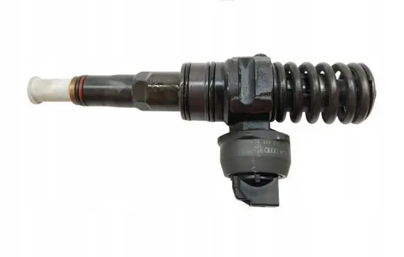 Volkswagen Polo IV 9N3 Fuel injector 038130073AG