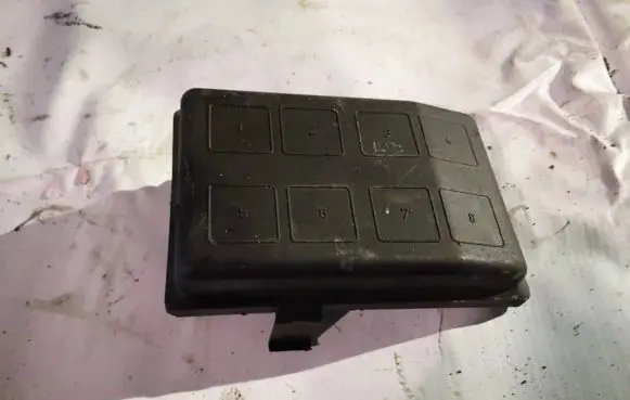 Opel Astra G Fuse box cover 09132702