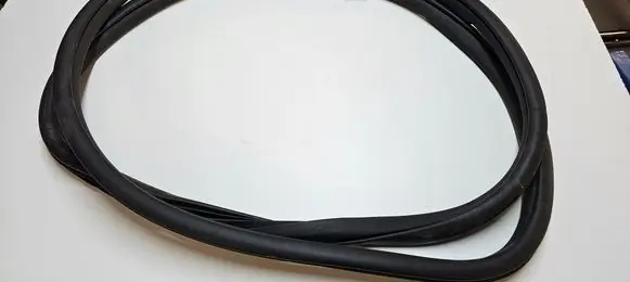 Jeep Grand Cherokee WL Front door rubber seal 