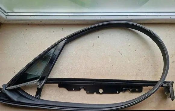 Mercedes-Benz E C207 W207 Rear side window A2076390643 A2076730304