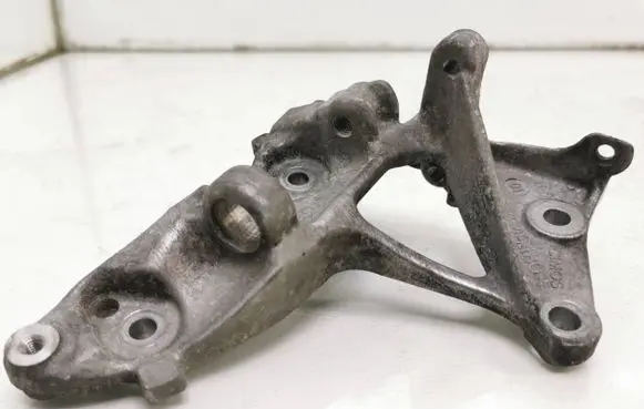 Volvo V40 Generator/alternator bracket 9653249480