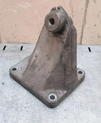 Mercedes-Benz C W202 Engine mounting bracket 6042230004